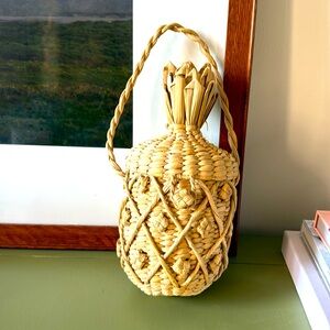 Straw Pineapple Purse